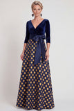 Vestido de Mãe da Noiva Flor Azul, Linha em V, Decote em V, com mangas 3/4