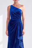 Vestido de Mãe da Noiva com veludo preto de veludo preto com folhos e franzidos de um ombro