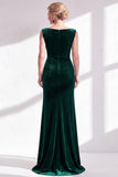 Vestido de Mãe da Noiva em veludo de veludo verde escuro com decote franzido de sereia