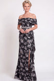 Vestido longo de mãe da noiva azul com folhos florais e folhos de mãe da noiva
