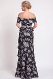 Vestido longo de mãe da noiva azul com folhos florais e folhos de mãe da noiva