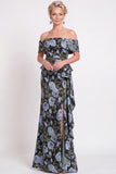 Vestido longo de mãe da noiva azul com folhos florais e folhos de mãe da noiva