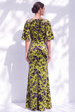 Vestido de mãe da noiva com decote longo e franzido em forma de sereia verde sálvia