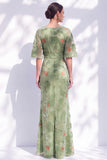 Vestido de mãe da noiva com decote longo e franzido em forma de sereia verde sálvia
