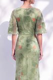 Vestido de mãe da noiva com decote longo e franzido em forma de sereia verde sálvia