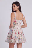 Vestido de Graduação Mini Corset Floral em Marfim, Linha Quadrada, Decote Quadrado