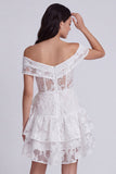 Vestido de Mini Chá de Noiva Mini Vestido de Panela Floral em Linha A em Marfim Ombro Descoberto com Laço