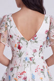 Vestido de graduação floral em linha A com decote em V e folhos