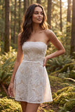 Vestido Branco Pequeno Floral A-Line Strapless