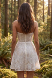 Vestido Branco Pequeno Floral A-Line Strapless