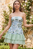 Vestido Curto de Finalistas Verde Verde Claro, Strapless A-Line Sem Alças, Lantejoulas com Folhos