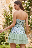 Vestido Curto de Finalistas Verde Verde Claro, Strapless A-Line Sem Alças, Lantejoulas com Folhos
