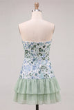 Vestido Curto de Finalistas Verde Verde Claro, Strapless A-Line Sem Alças, Lantejoulas com Folhos