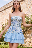Vestido Curto de Finalistas Verde Verde Claro, Strapless A-Line Sem Alças, Lantejoulas com Folhos