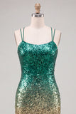 Vestido curto de regresso a casa com lantejoulas verdes e douradas brilhantes com renda nas costas
