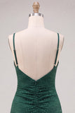 Vestido de Homecoming com alças finas e alças finas verde-escuras com contas e fenda