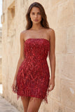 Vestido Curto de Regresso a Casa Curto de Finalistas Borgonha Bodycon Franjas Sem Alças e Lantejoulas