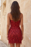 Vestido Curto de Regresso a Casa Curto de Finalistas Borgonha Bodycon Franjas Sem Alças e Lantejoulas