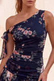 Vestido de Finalistas Pretos de Chiffon Linha A com Folhos de Um Ombro
