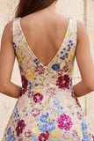 Vestido Curto de Finalistas de Finalistas em Flor Fúcsia com Gola em V, Linha A