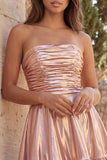 Vestido Curto de Regresso a Casa Metálico Metálico Dourado Sem Alças com Folhos