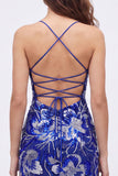 Vestido de regresso a casa azul bodycon alças finas, lantejoulas com missangas e renda nas costas