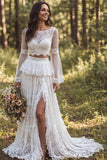 Vestido de noiva longo decote A-Line com decote de bato e folhos em marfim, com fenda
