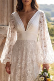 Vestido de Noiva A-Line Floral Marfim, decote em V, com decote comprido e mangas compridas