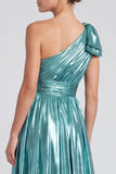 Vestido formal longo com laço metálico dourado de um ombro em linha em A, com fenda