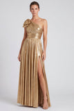 Vestido formal longo com laço metálico dourado de um ombro em linha em A, com fenda