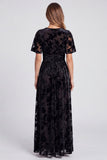 Vestido Mãe da Noiva Floral em V em linha oliva com fenda
