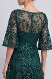 Vestido de mãe da noiva com gola bata verde escuro com decote em linha A