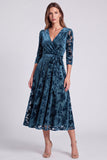 Vestido Midi Floral Midi A-Line em Veludo Azeitona com decote em V e cinto