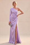 Vestido Maxi de Sereia de cetim de um ombro claro com franzidas e roxo claro com fenda