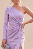 Vestido Maxi de Sereia de cetim de um ombro claro com franzidas e roxo claro com fenda