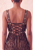 Vestido curto de finalistas castanhos com lantejoulas com franjas e pérolas