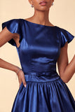Vestido curto de regresso a casa, decote de cetim em linha A azul celeste, com mangas curtas