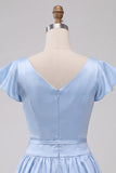 Vestido curto de regresso a casa, decote de cetim em linha A azul celeste, com mangas curtas