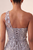 Bodycon cinzento de um ombro, lantejoulas, vestido curto de regresso a casa com flores 3D