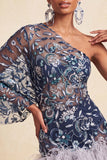 Vestido de Homecoming com lantejoulas bodycon de um ombro e penas