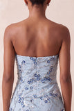 Vestido curto floral de regresso a casa com lantejoulas azuis sem alças e franjas