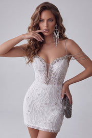 Vestido Curto de Boas-Vindas Branco com Missangas e Ombros Descobertos, com Brilhantes