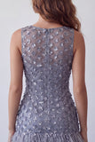 Vestido curto floral de regresso ao lar com decote redondo, lavanda poeirento, com penas
