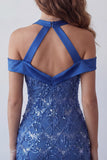 Vestido Curto de Homecoming Bodycon com gola alta azul real e lantejoulas
