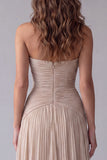 Vestido formal longo e franzido sem alças Champanhe