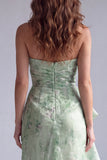 Vestido formal verde sem alças floral floral com folhos