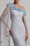 Vestido de Mãe da Noiva, Bodycon Azul Floral Azul Poeirento, Um Ombro Com Missangas e Folhos Longos