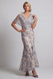 Sereia Prateada Vestido Floral de Decote em V Longo Vestido Mãe da Noiva com Capa