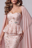 Sweetheart Blush Sereia Floral com Lantejoulas Folhos Vestido de Concurso Longo com Capa