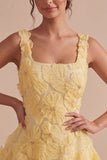 Vestido curto de regresso a casa amarelo curto de pérolas de decote quadrado em linha A com bordas